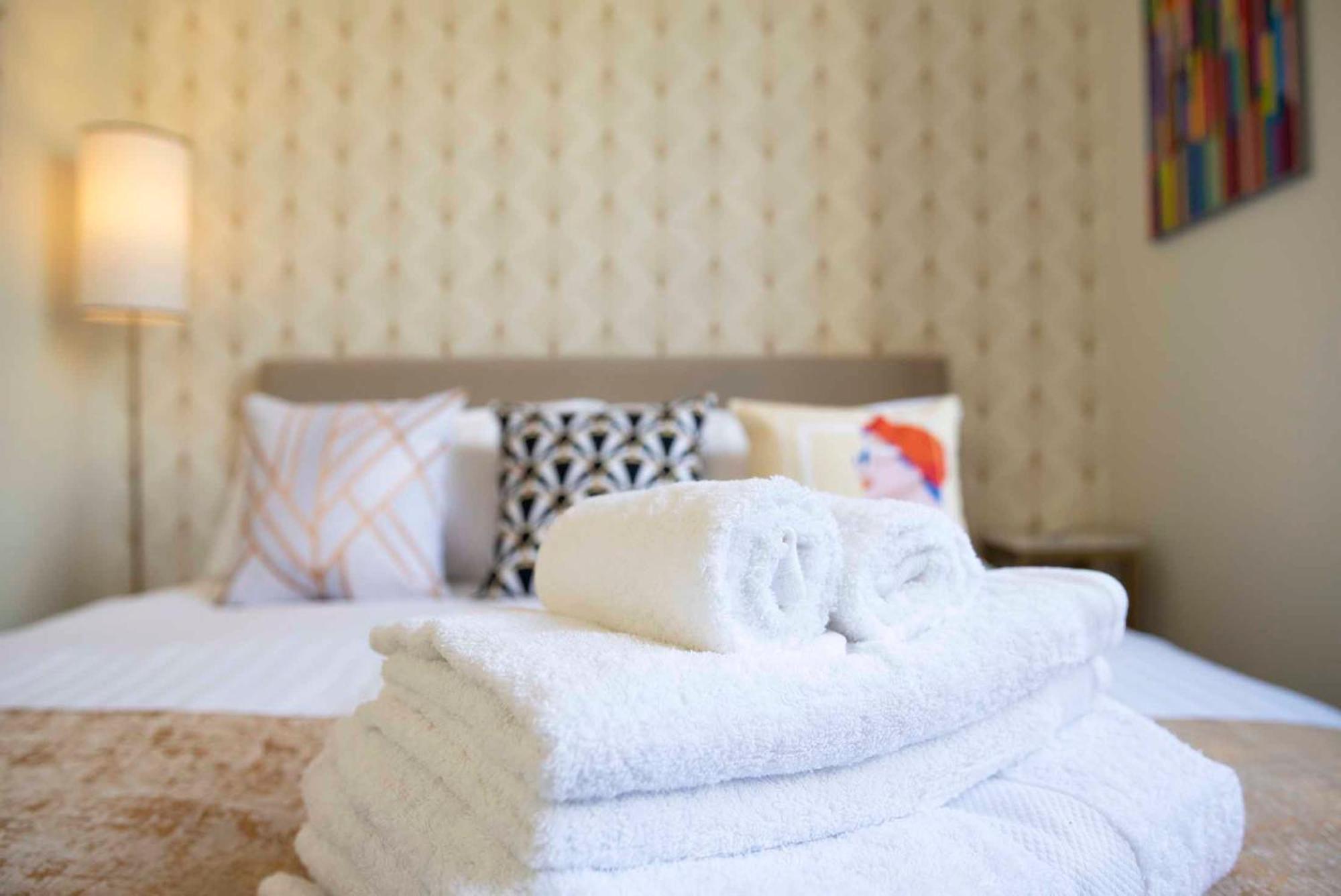 アジャン クアンド ラ ヴィル ドルト Bed & Breakfast 部屋 写真